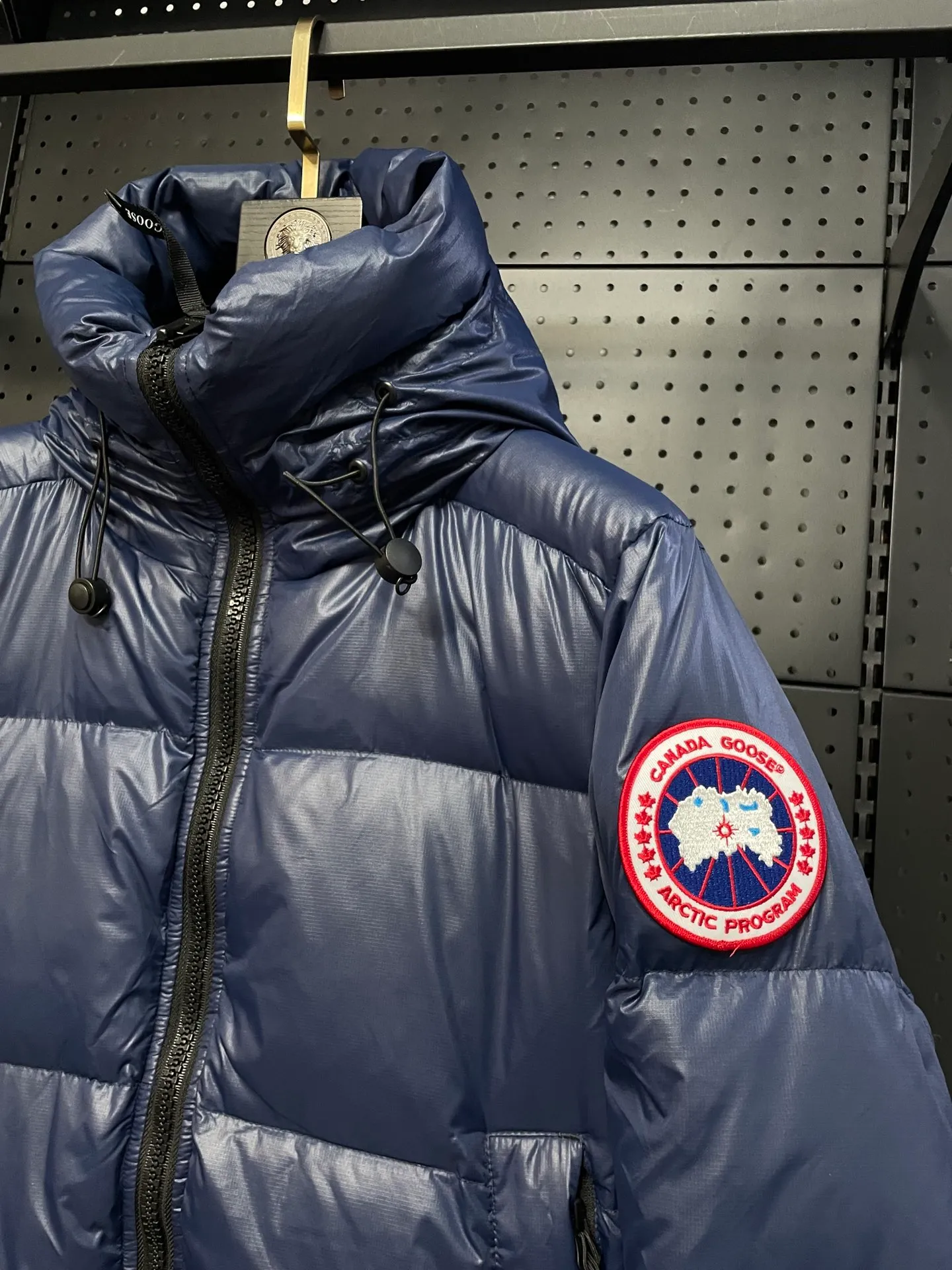 Blue 𝘾𝘼𝙉𝘼𝘿𝘼 𝙂𝙊𝙊𝙎𝙀/ 2023 New Arrival Crofton 95 ‼ ， ‼ Crofton ，2023 New Arrival ， 4 ， Feather-Light ， Lightweight， ！ ‼ Canada Goose ， ins 、 、 。 Canada Goose， ， ， ！ 80% ， ， ！ ， ， ！ Same Style Sizes: S-XXL